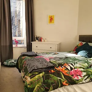 The Flat With The Pink Door Edinburgh