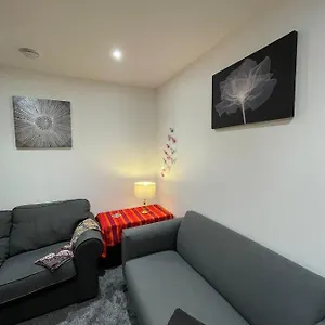 Lovely 2-bedroom Flat In Centre Edinburgh