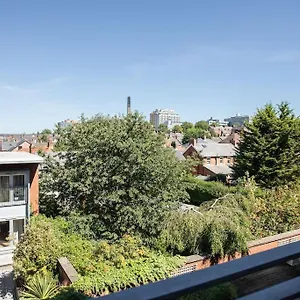 https://5-ultra-luxury-great-views-underground-parking.belfasthotelsireland.com