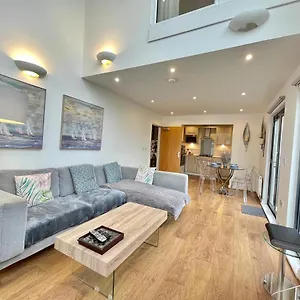 https://wild-swan-penthouse-apartment-marina.cardiffhotelswales.com