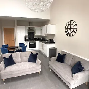https://cathedral-quarter-apartments.belfasthotelsireland.com